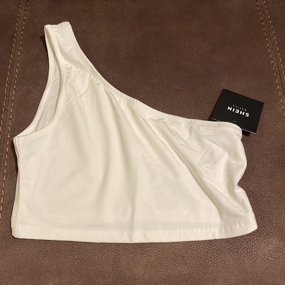 Top✅ - Picture 2 of 2